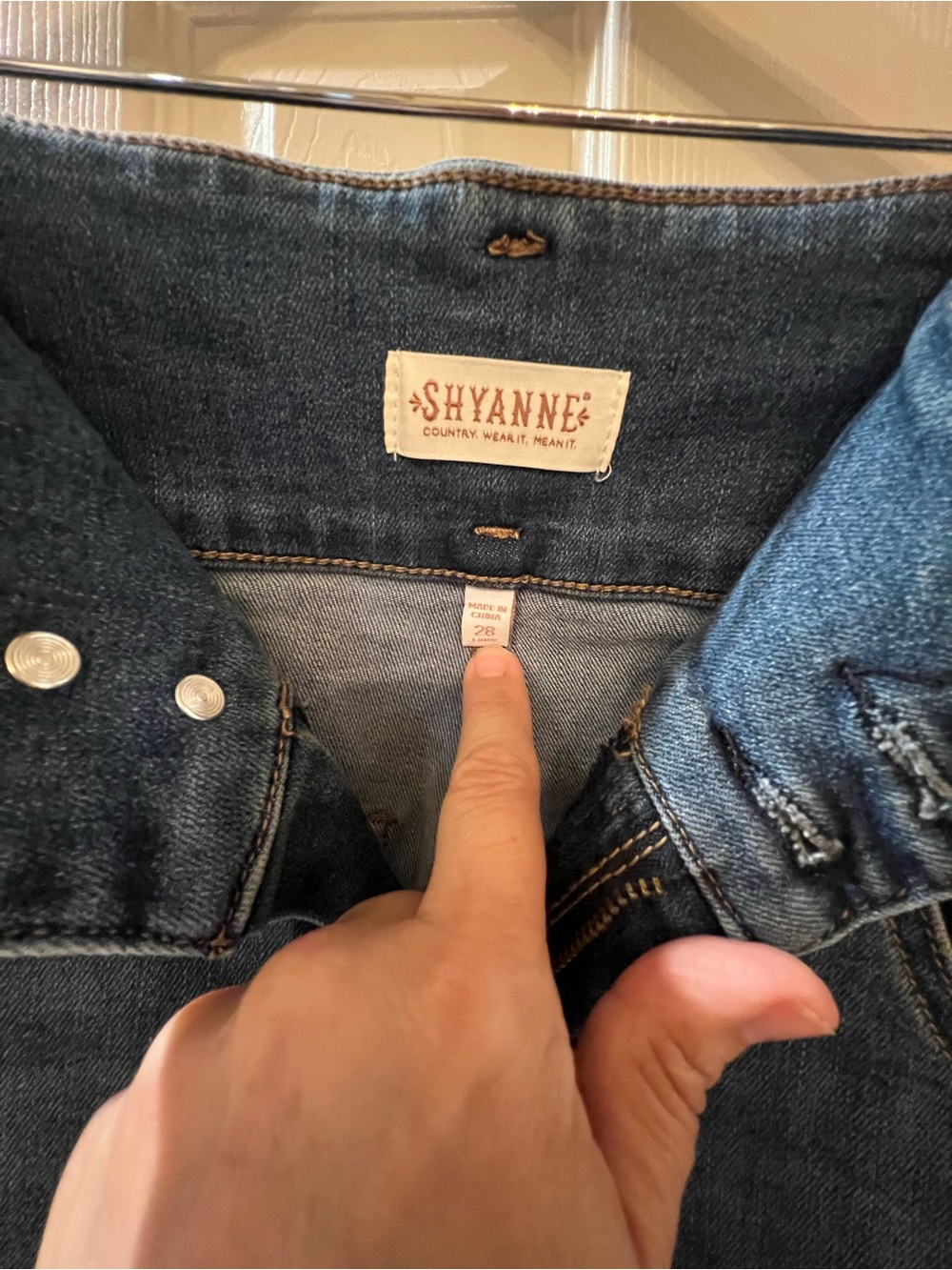 High-Waist Wide-Leg Women's Jeans in Dark Blue - Picture 5 of 15